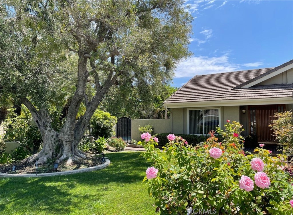 Property Photo:  410 S Torrey Pines Circle  CA 92807 