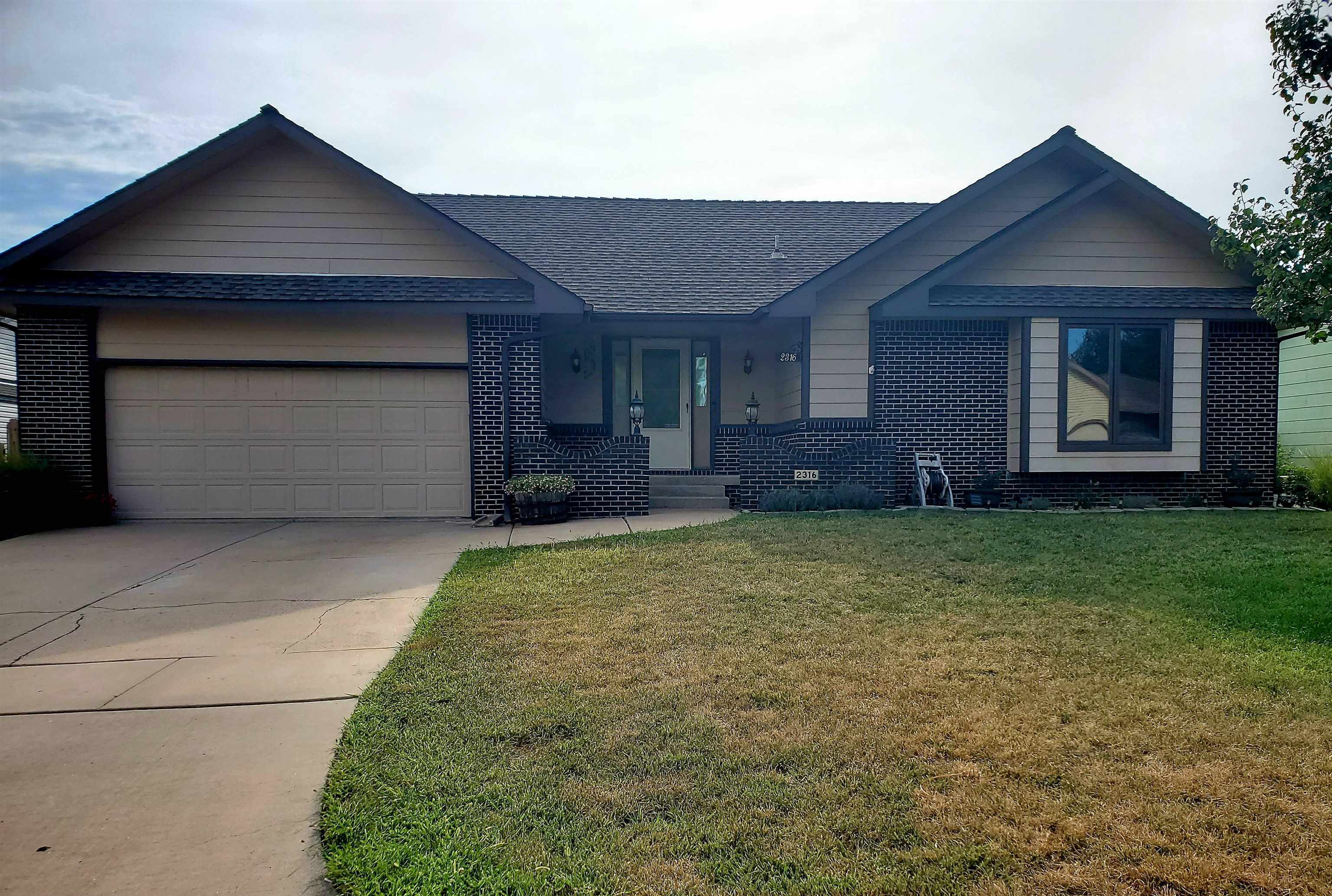 Property Photo:  2316 S Linden Cir  KS 67207 