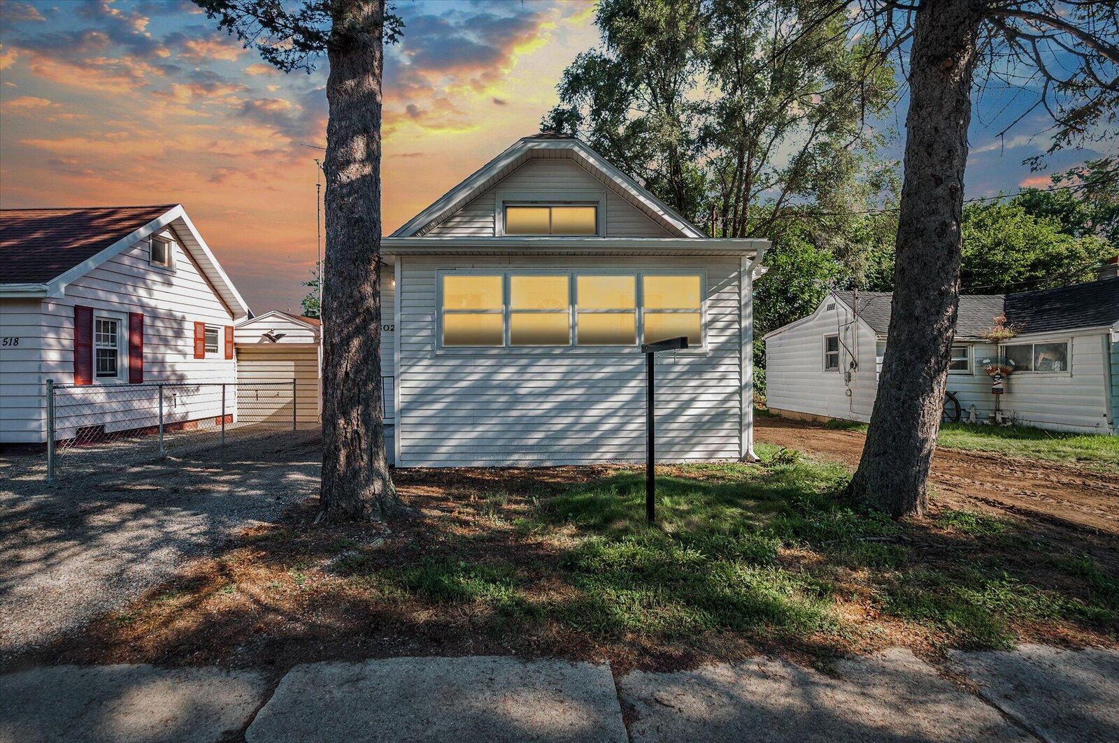 Property Photo: 602 E Bird Street MI 49203