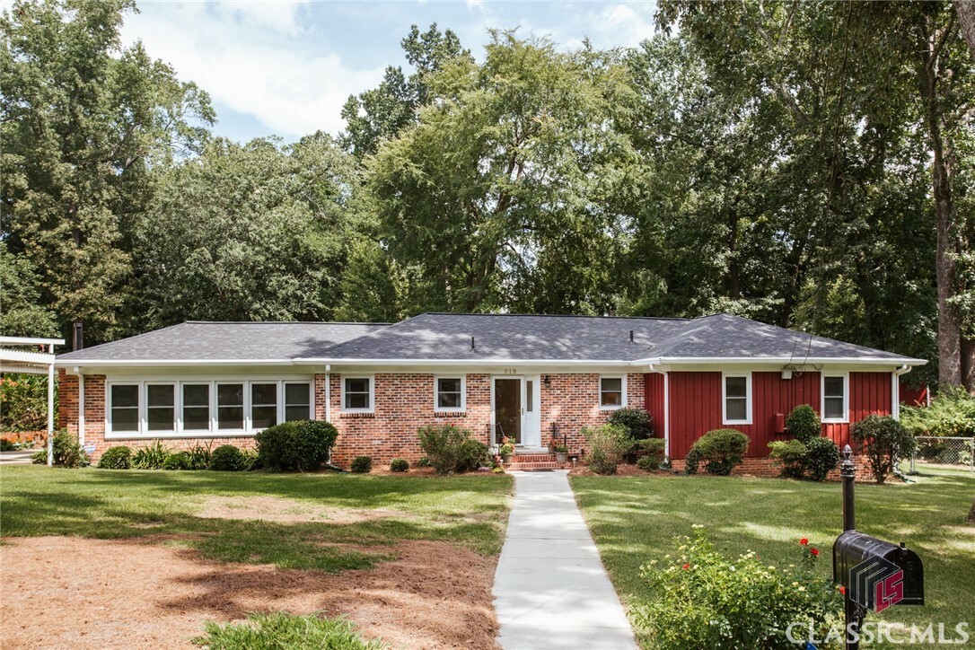 Property Photo:  319 Parkway Drive  GA 30606 