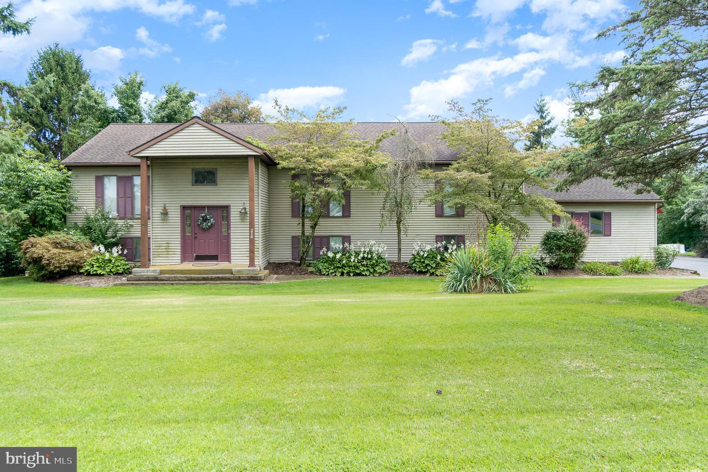 Property Photo: 214 Skyline Drive PA 17584