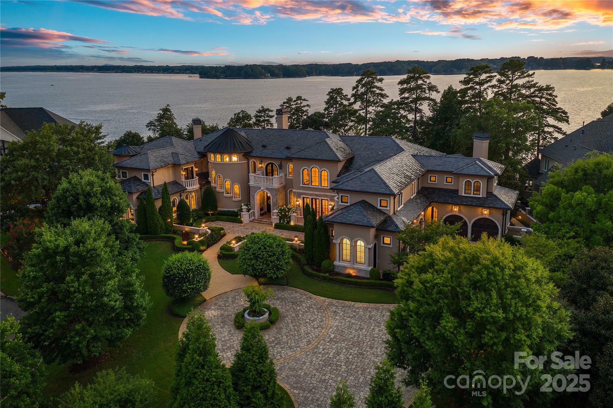 18019 Harbor Light Boulevard  Cornelius NC 28031 photo