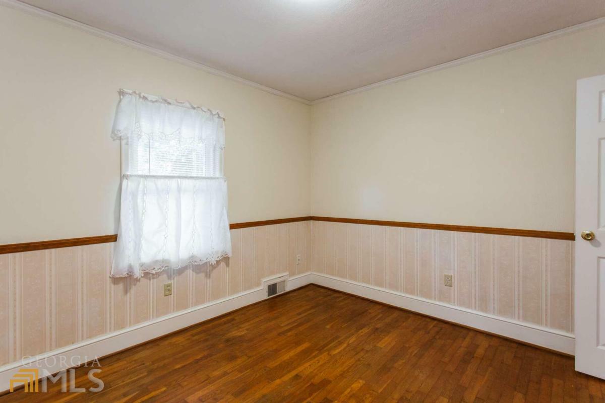 Property Photo:  319 Parkway Drive  GA 30606 