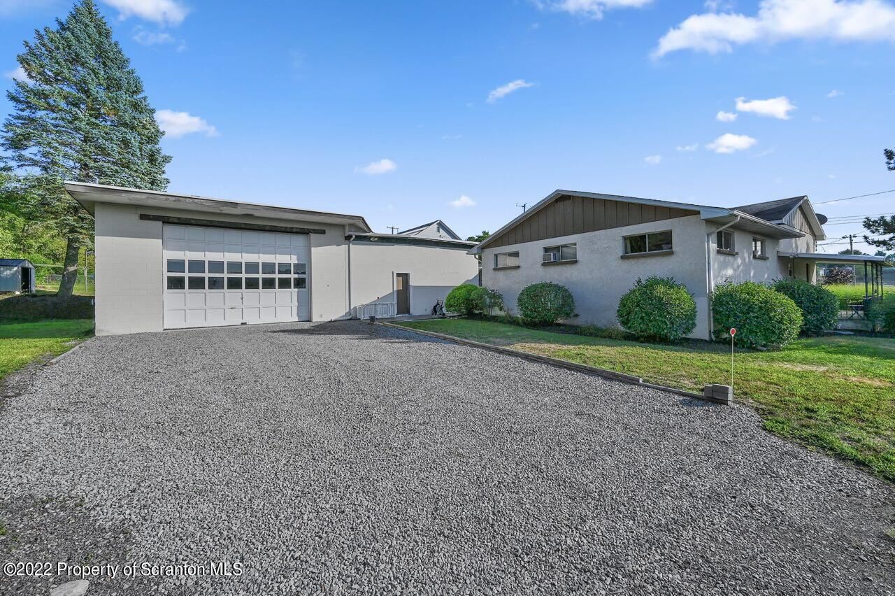 Property Photo:  435 Hill Street  PA 18434 