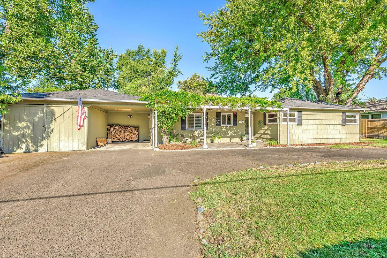 Property Photo:  116 S Modoc Avenue  OR 97504 