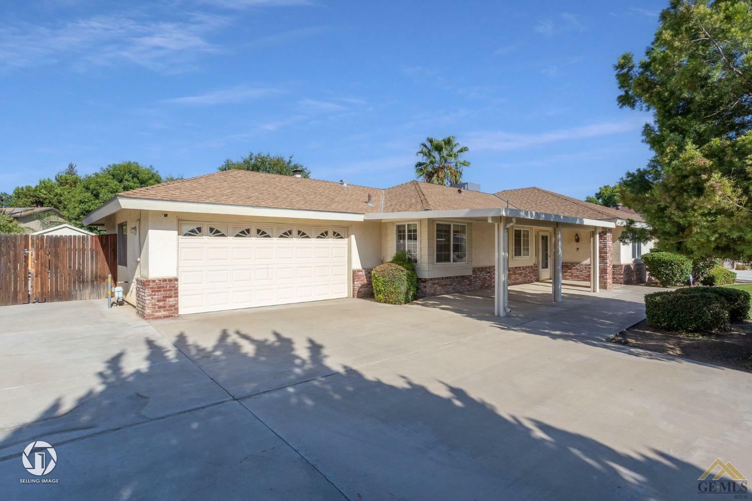 Property Photo:  405 Marylhurst Street  CA 93314 