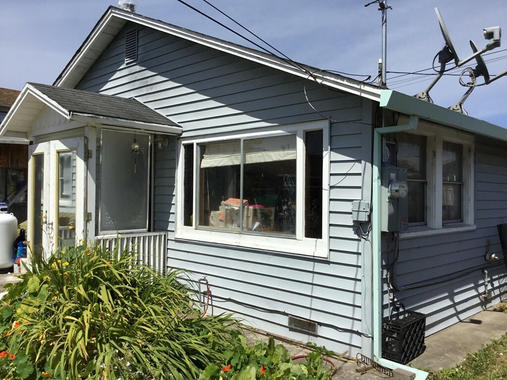 Property Photo:  170 Livingston Street  CA 95437 