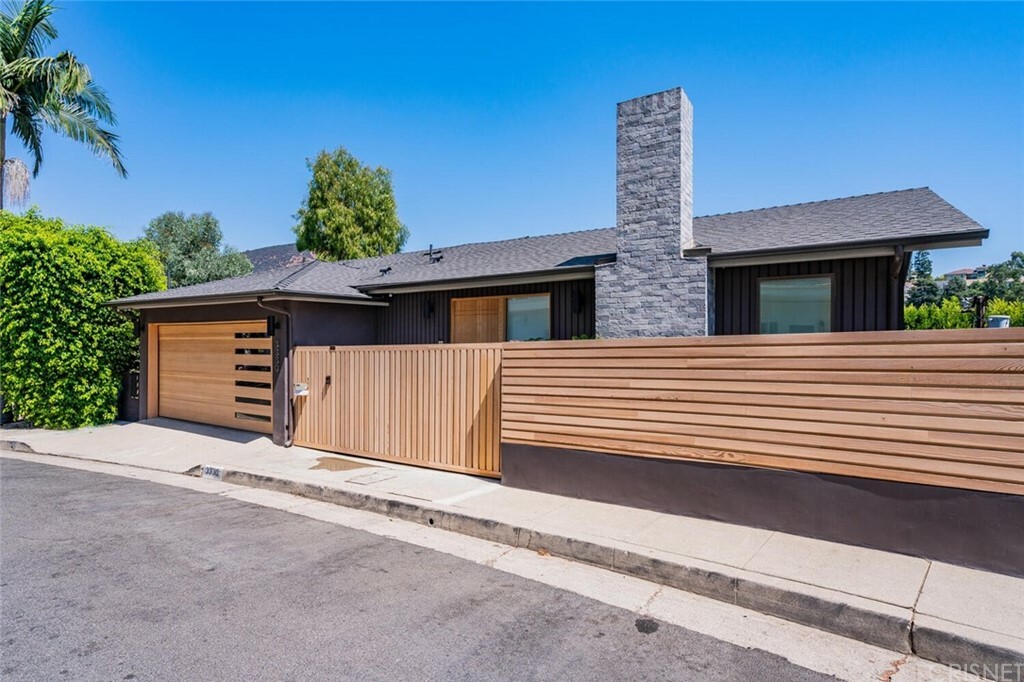 Property Photo: 3330 Troy Drive CA 90068