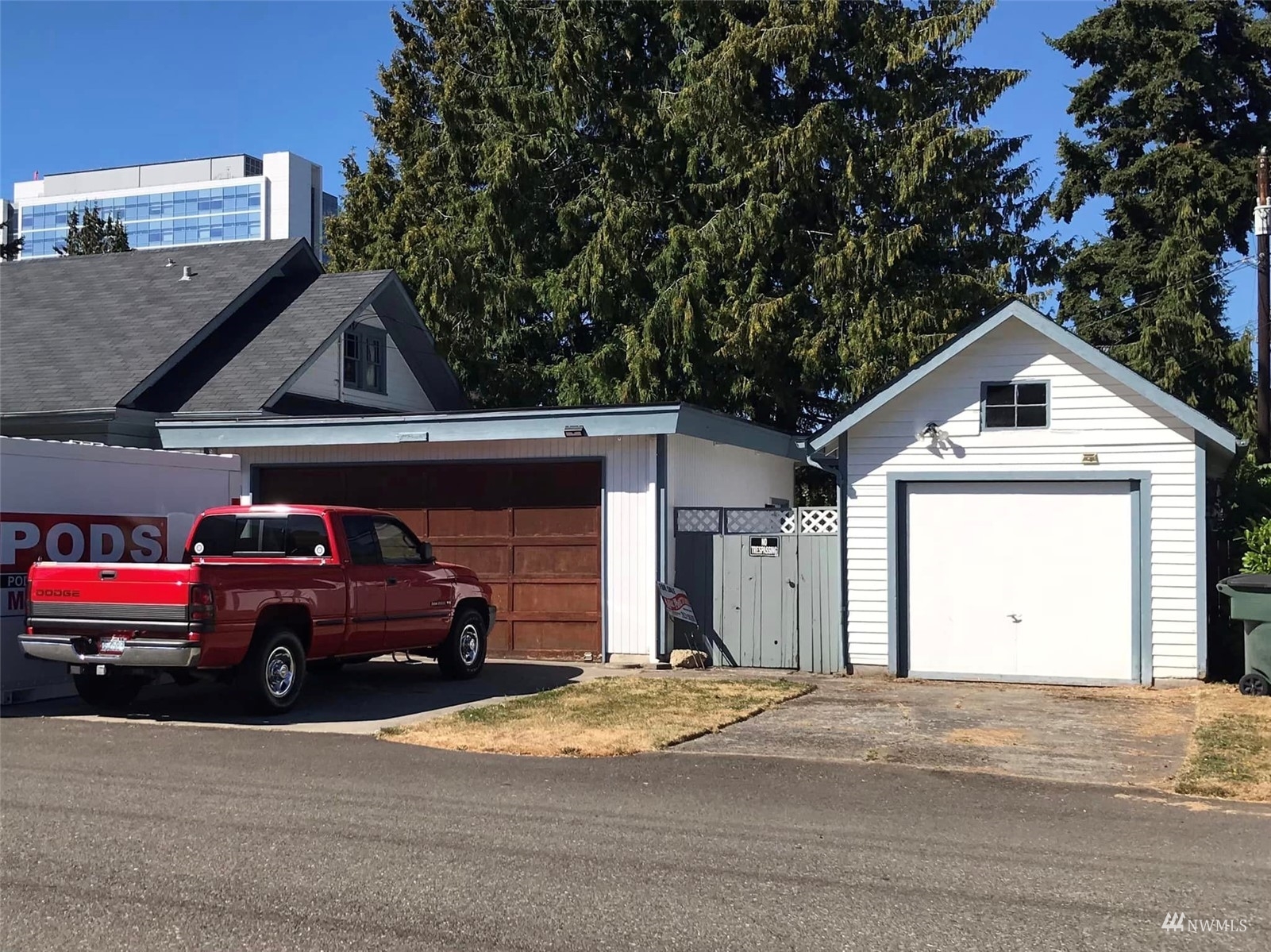 Property Photo:  1431 Oakes  WA 98201 