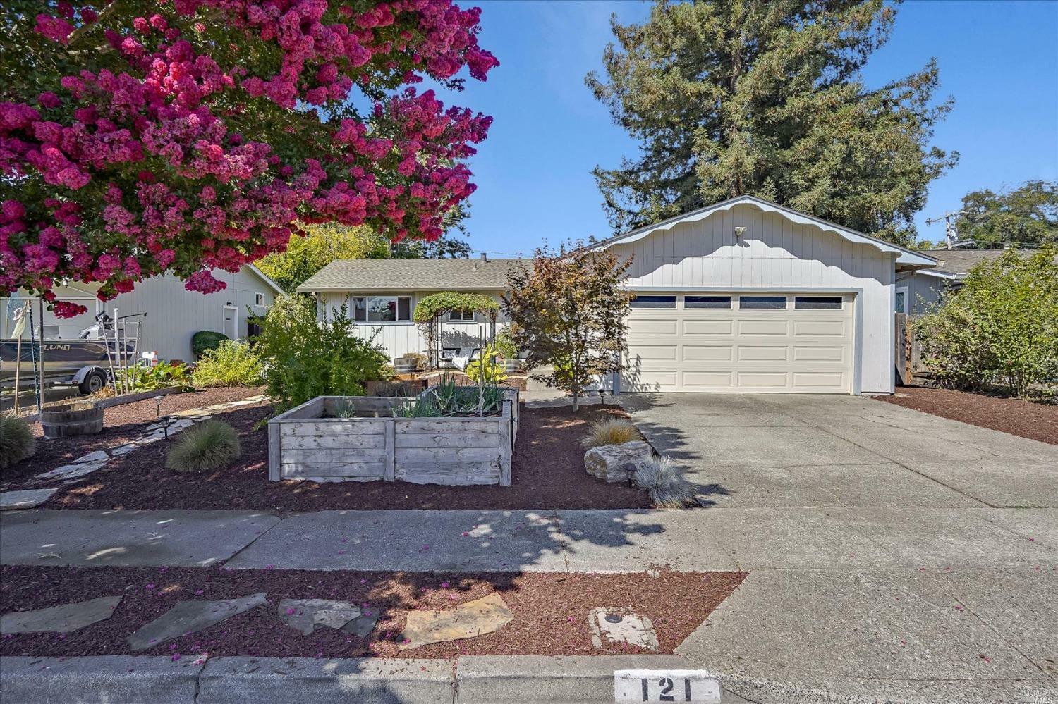 Property Photo:  121 Fernwood Court  CA 95401 