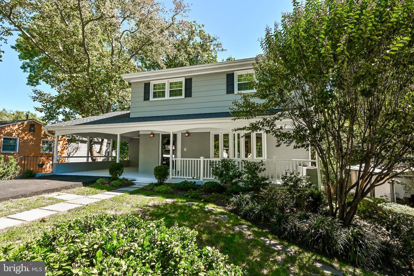 Property Photo: 212 Lawton VA 22046
