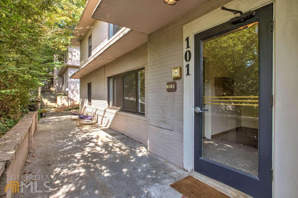 Property Photo:  101 Ardmore Place NW 1  GA 30309 