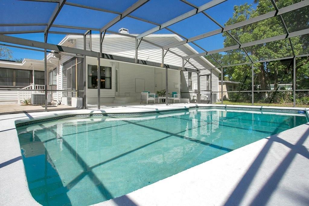 Property Photo: 2916 Vine Street FL 32806