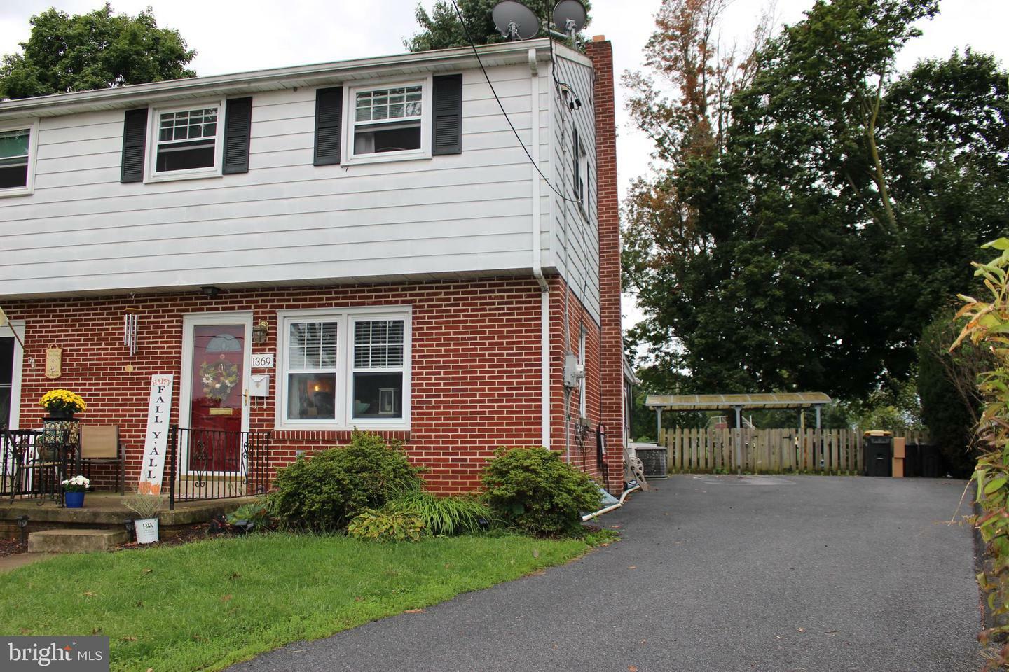 Property Photo: 1369 Union Street PA 17603