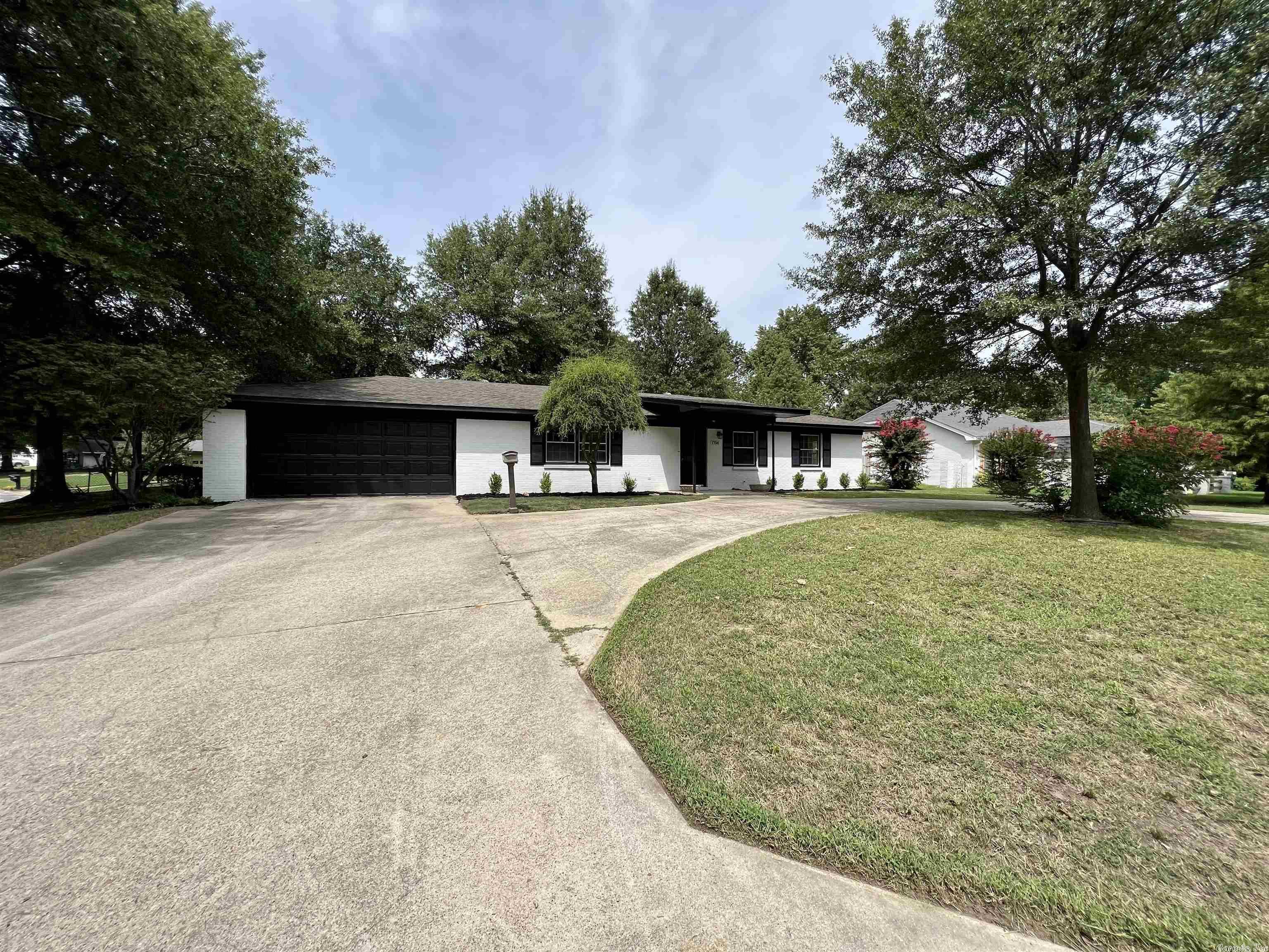 Property Photo: 1708 Rich Rd AR 72401