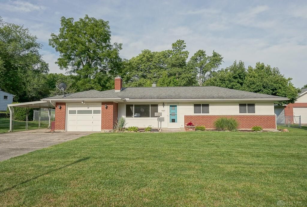 Property Photo:  4065 Locustwood Drive  OH 45429 