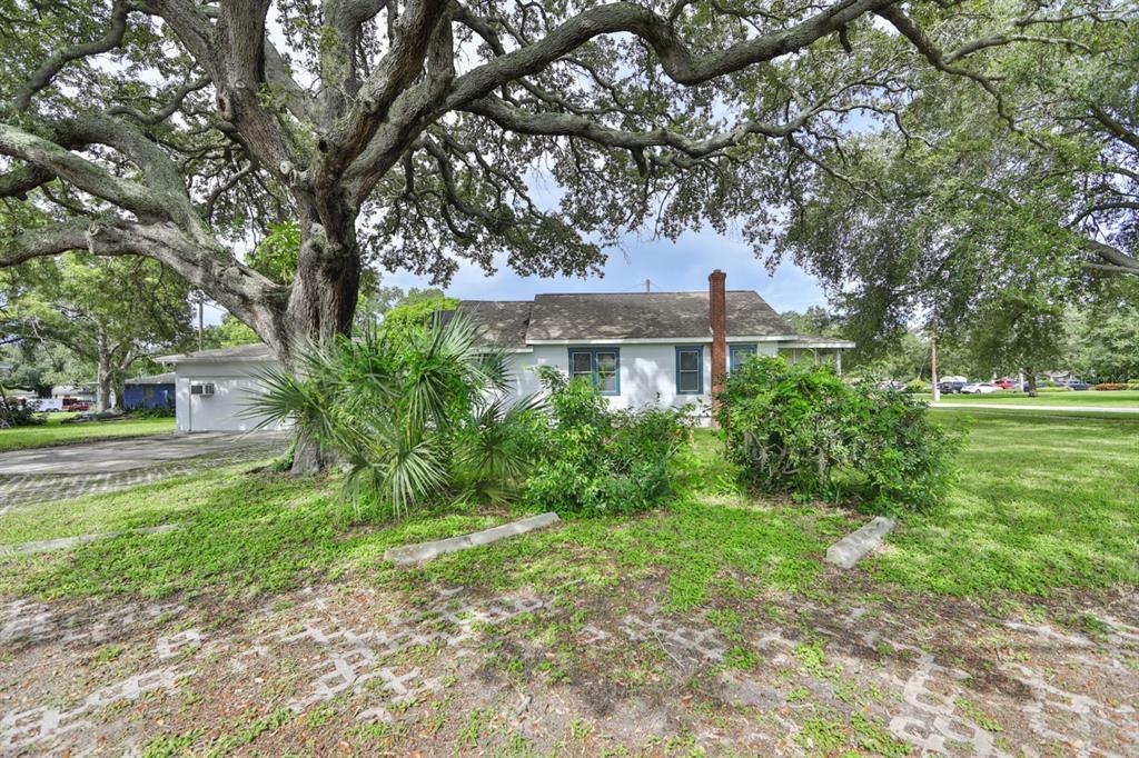 Property Photo:  4940 41st Avenue N  FL 33709 