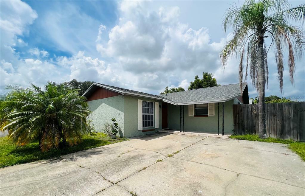 Property Photo:  8706 Albion Court  FL 33634 