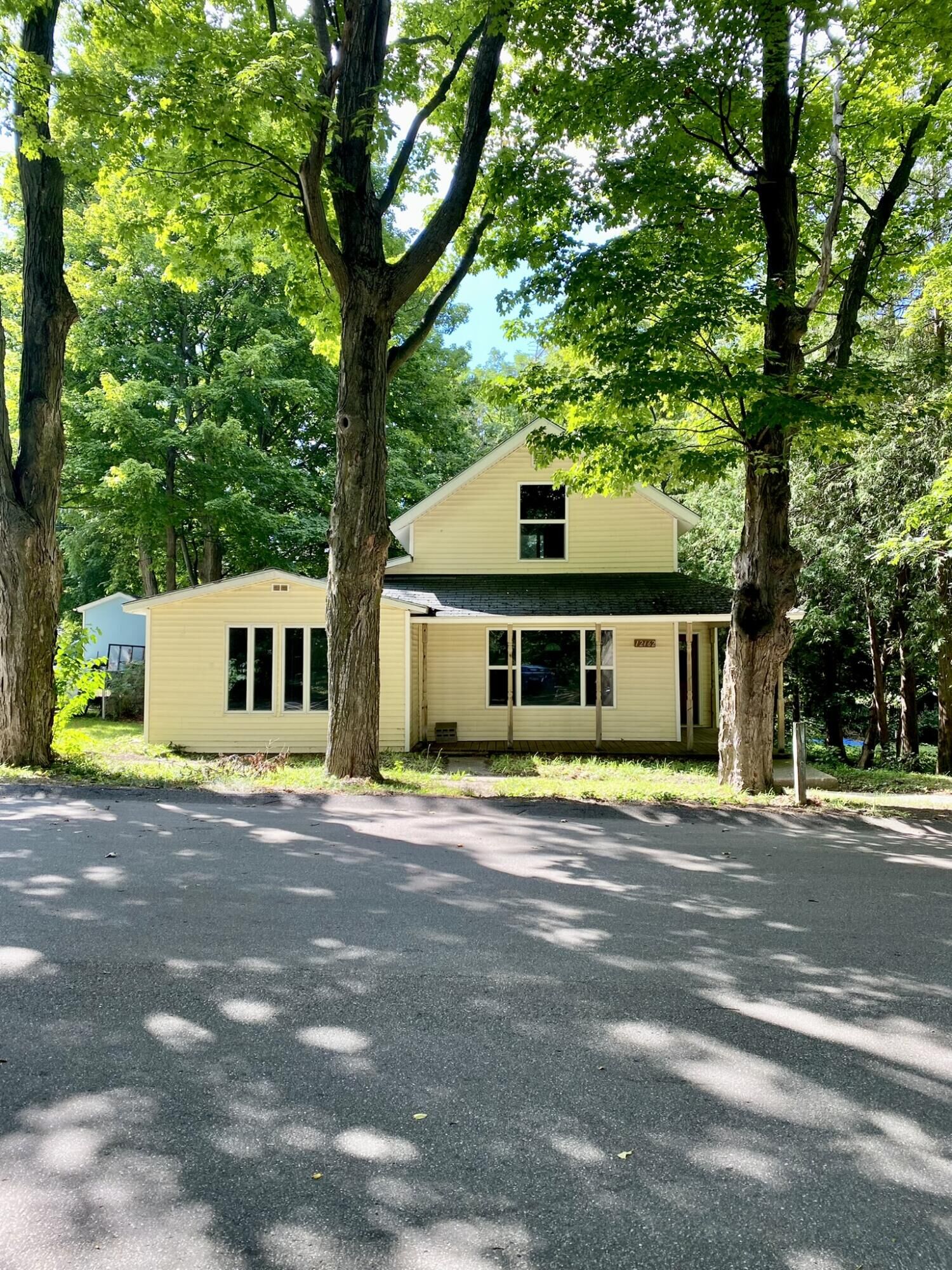 Property Photo:  12162 Maple Street  MI 49614 