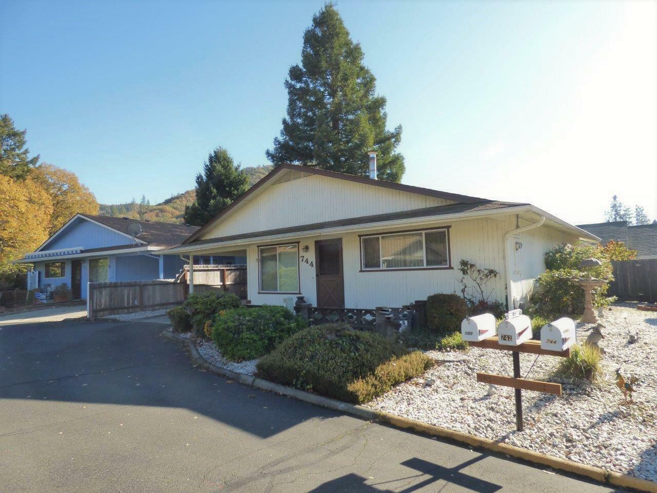 Property Photo: 744 Brookside Circle OR 97537