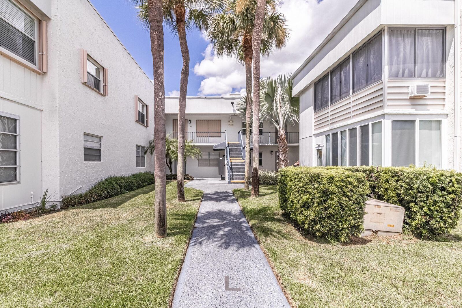 Property Photo:  562 Flanders L  FL 33484 