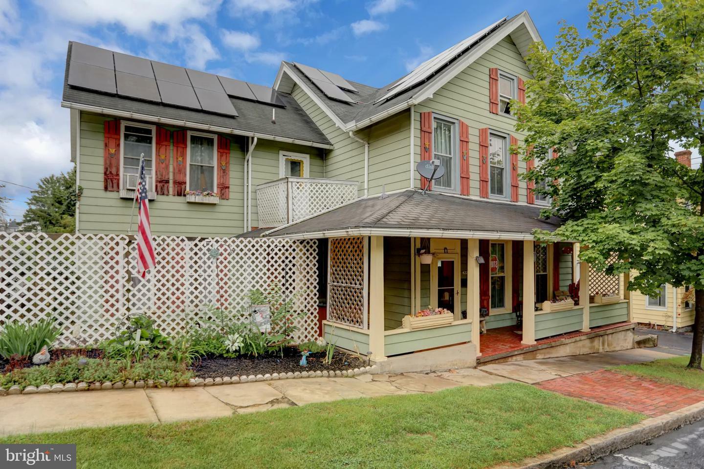 Property Photo: 422 Market Street PA 17074