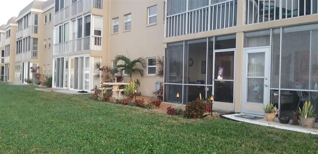 Property Photo:  1 Boca Ciega Point Boulevard 102  FL 33708 