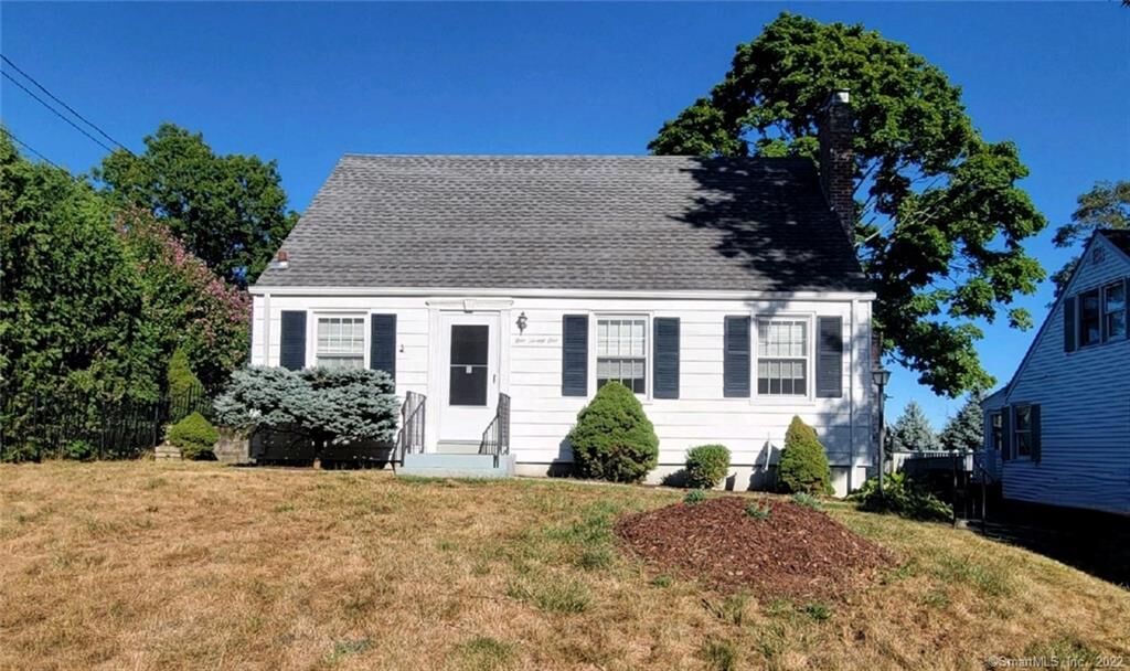 Property Photo:  121 Bellevue Avenue  CT 06516