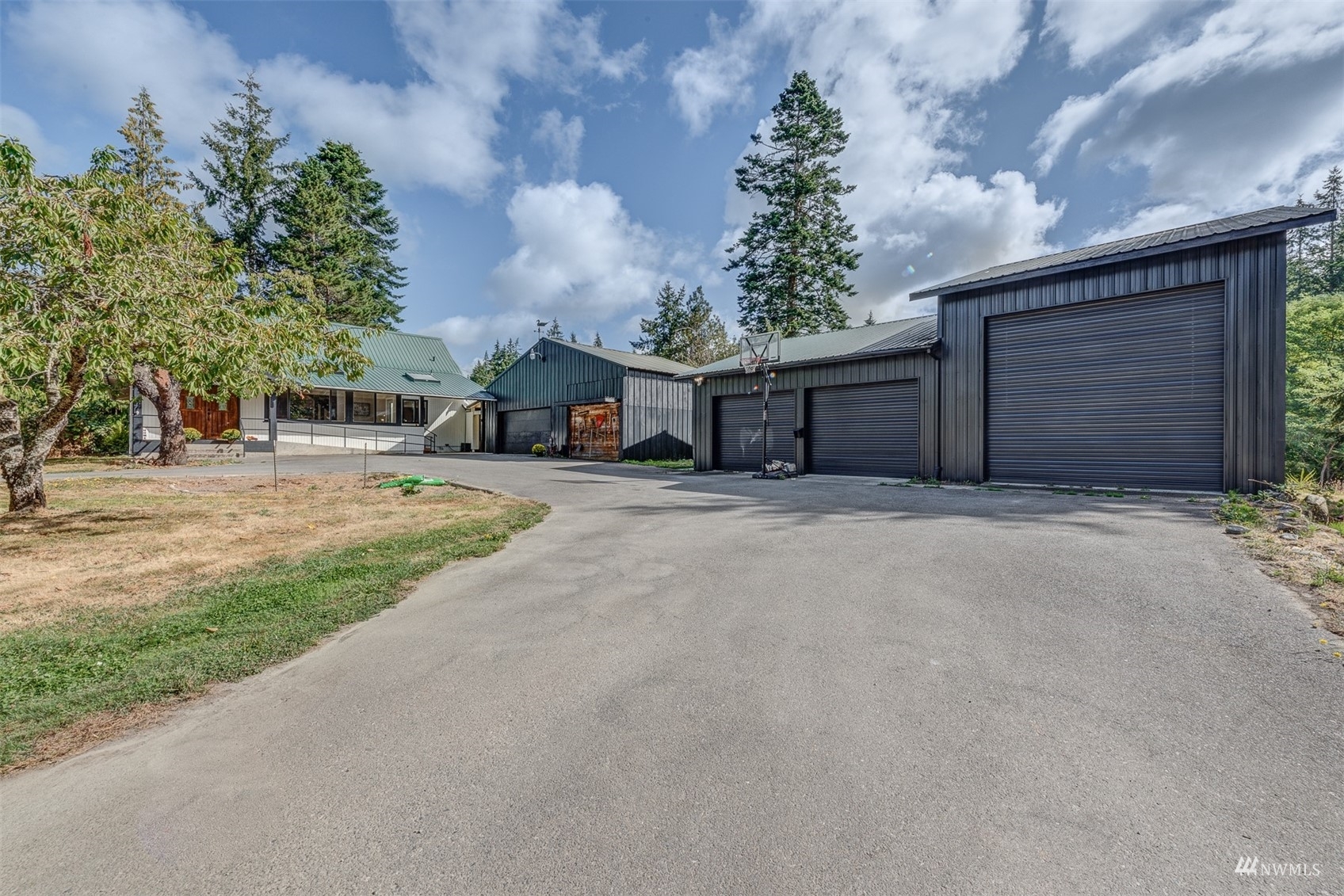 Property Photo:  440 Forrest Way  WA 98282 