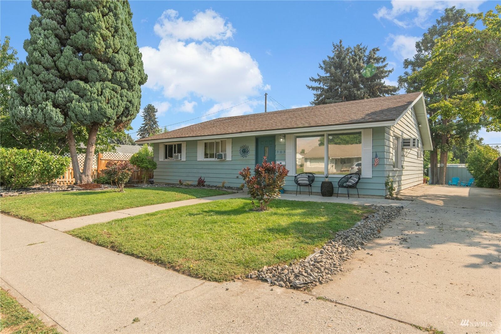Property Photo:  905 Gellatly Street  WA 98801 