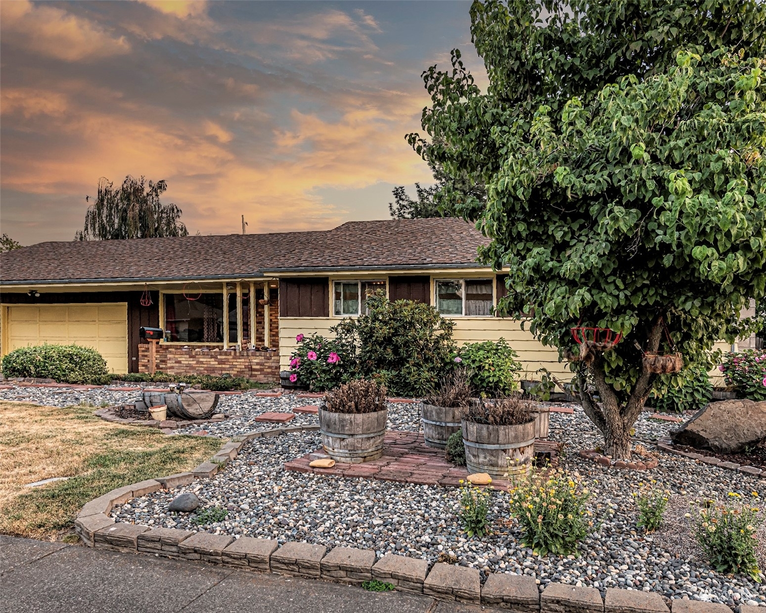 Property Photo: 518 Sheridan Road WA 99362