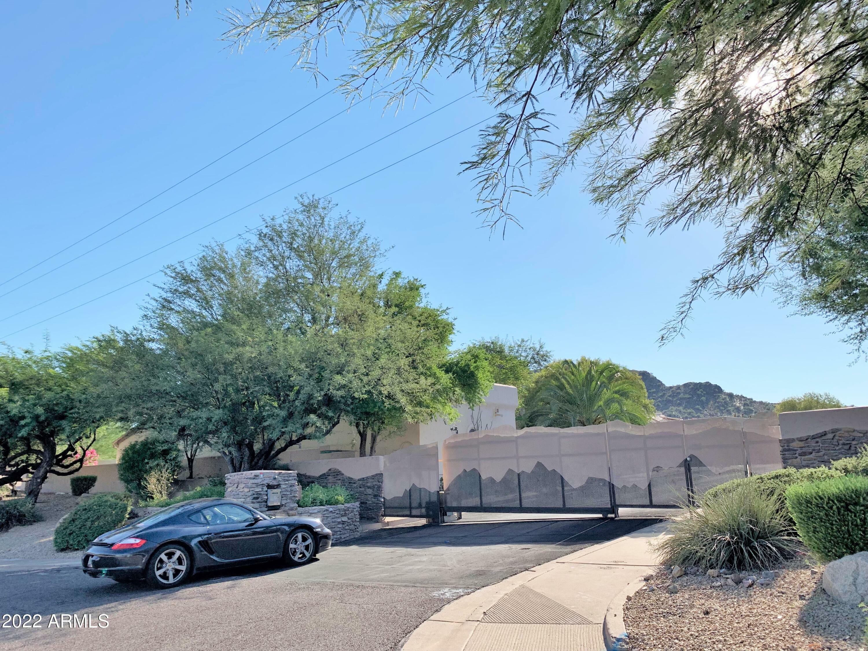 Property Photo:  2533 E Carol Avenue  AZ 85028 