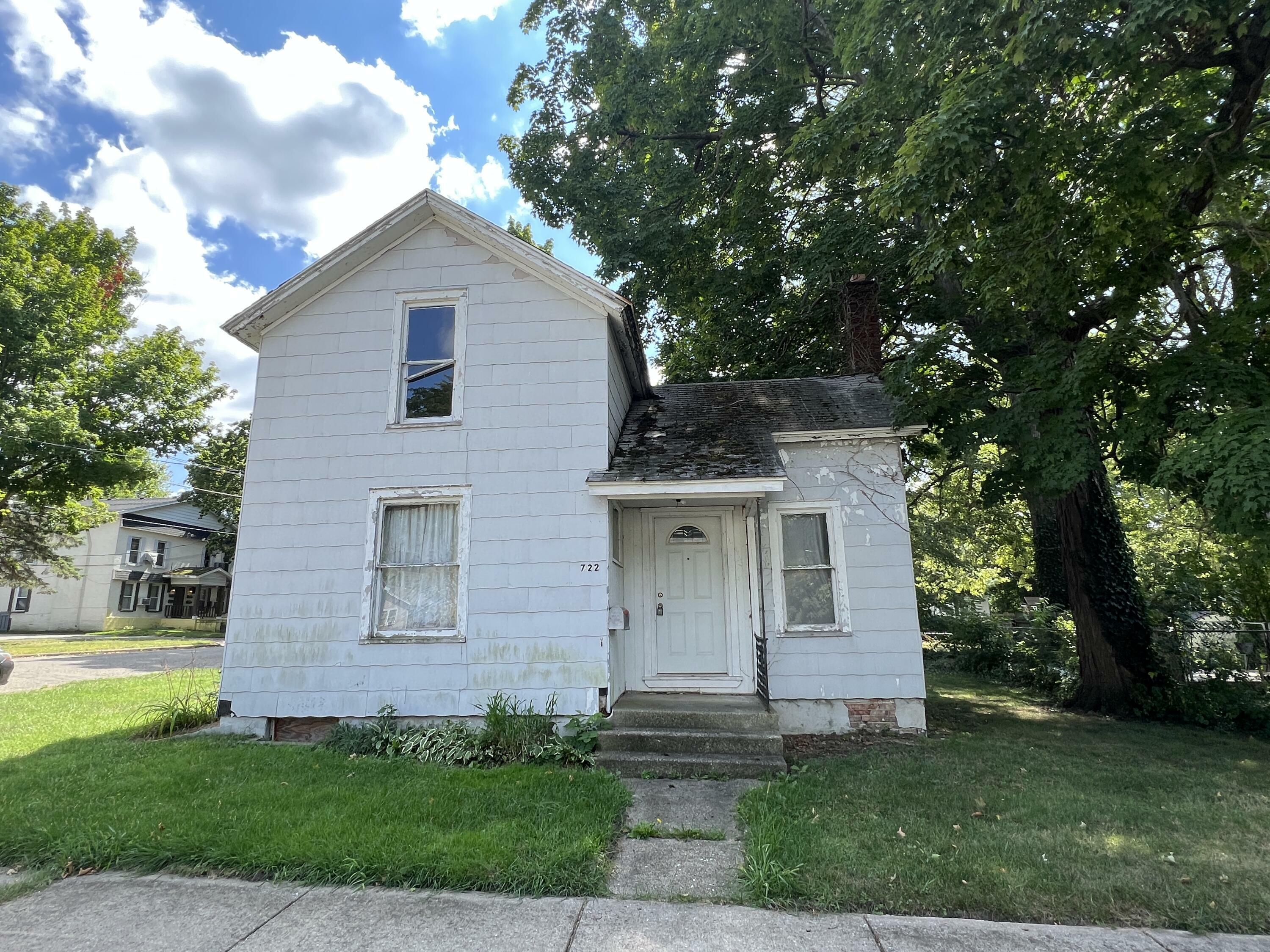 Property Photo:  722 Sycamore Street  MI 49120 