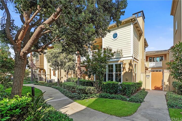 Property Photo:  8394 Noelle Drive 20  CA 92646