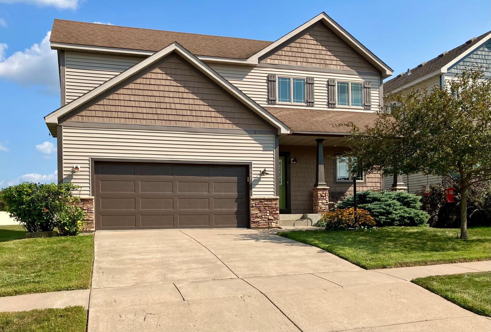 Property Photo: 907 Breckenridge Drive MN 55066