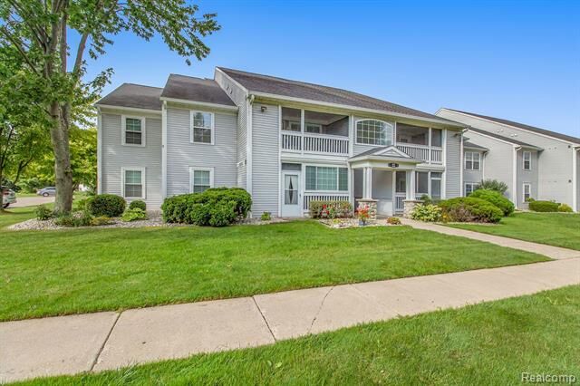 12536 Saint Andrews Way  Fenton Twp MI 48430 photo