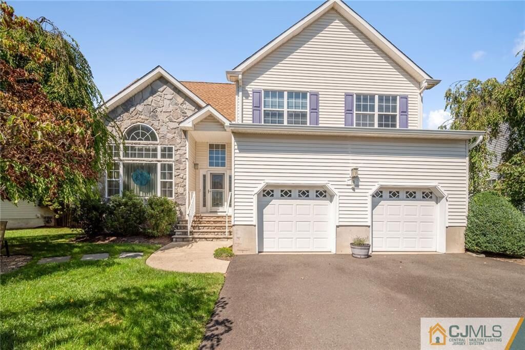 Property Photo:  13 Spaniel Court  NJ 08824 