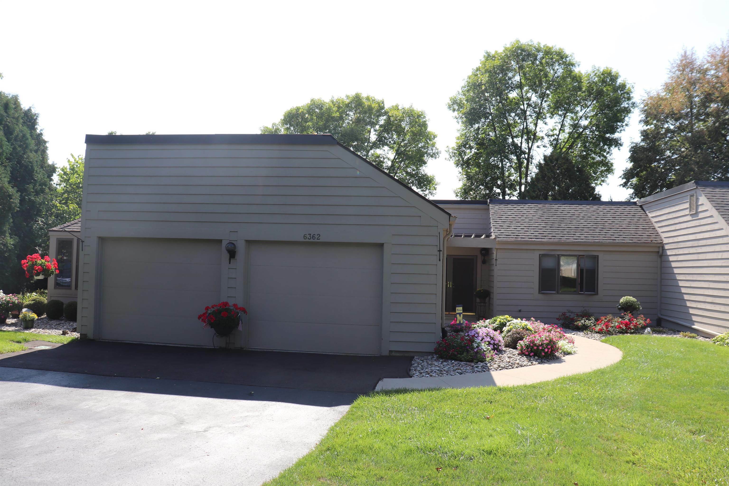 6362 Golf Lakes Ct.  Bay City MI 48706 photo