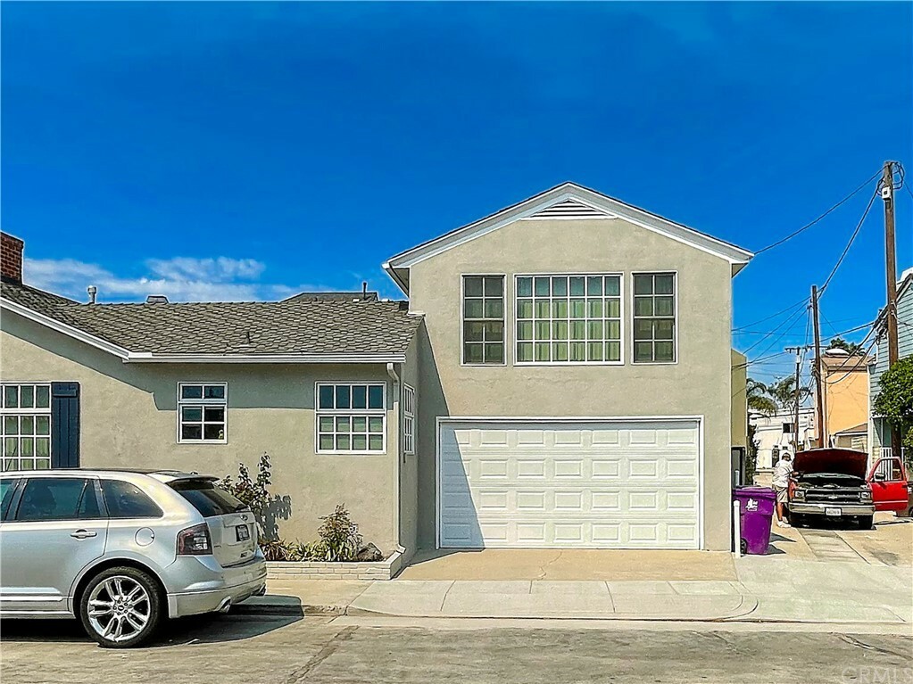 Property Photo:  136 Venetia Drive  CA 90803 