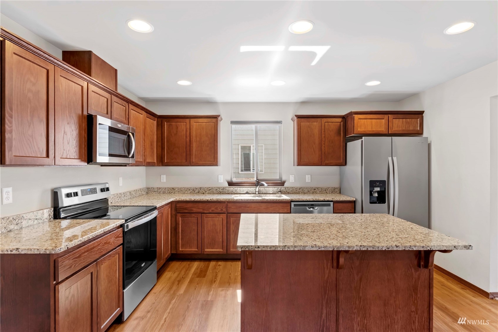 Property Photo:  448 S Kansas Loop  WA 98802 