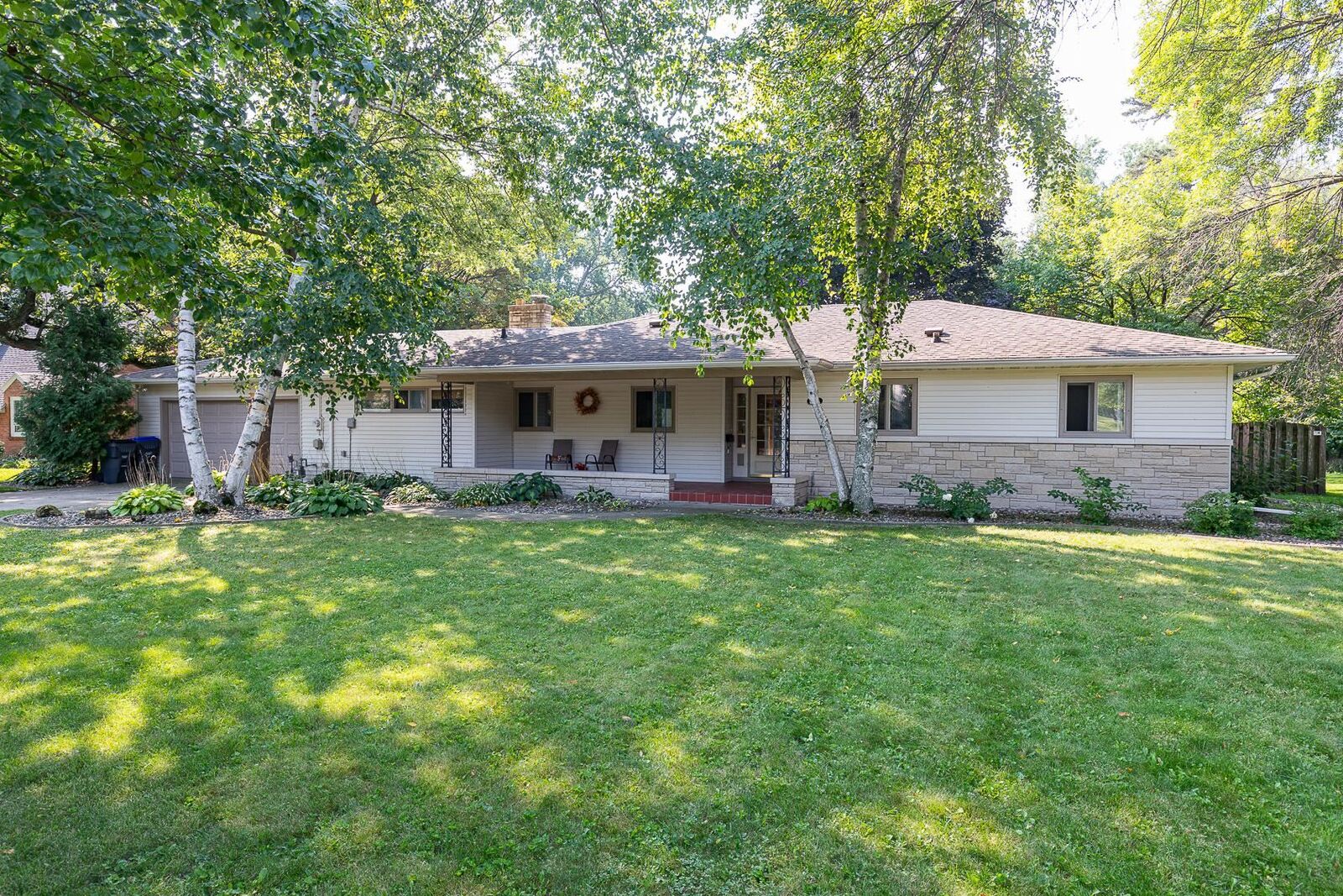 Property Photo: 1101 E Forest Avenue WI 54956