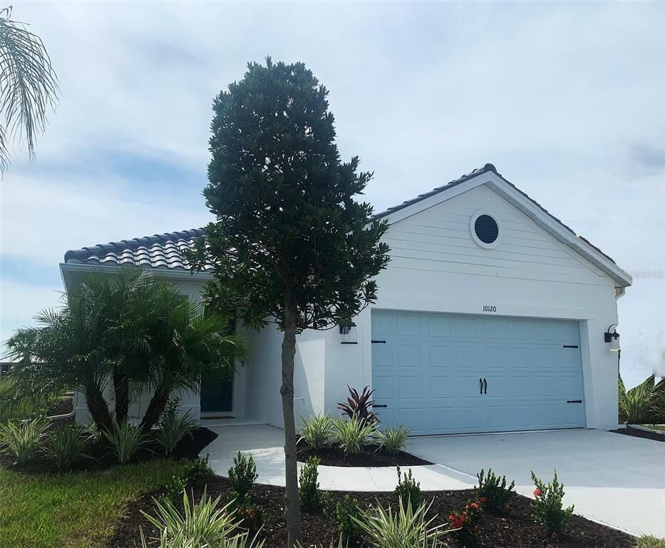 Property Photo: 10120 Canaveral Circle FL 34240