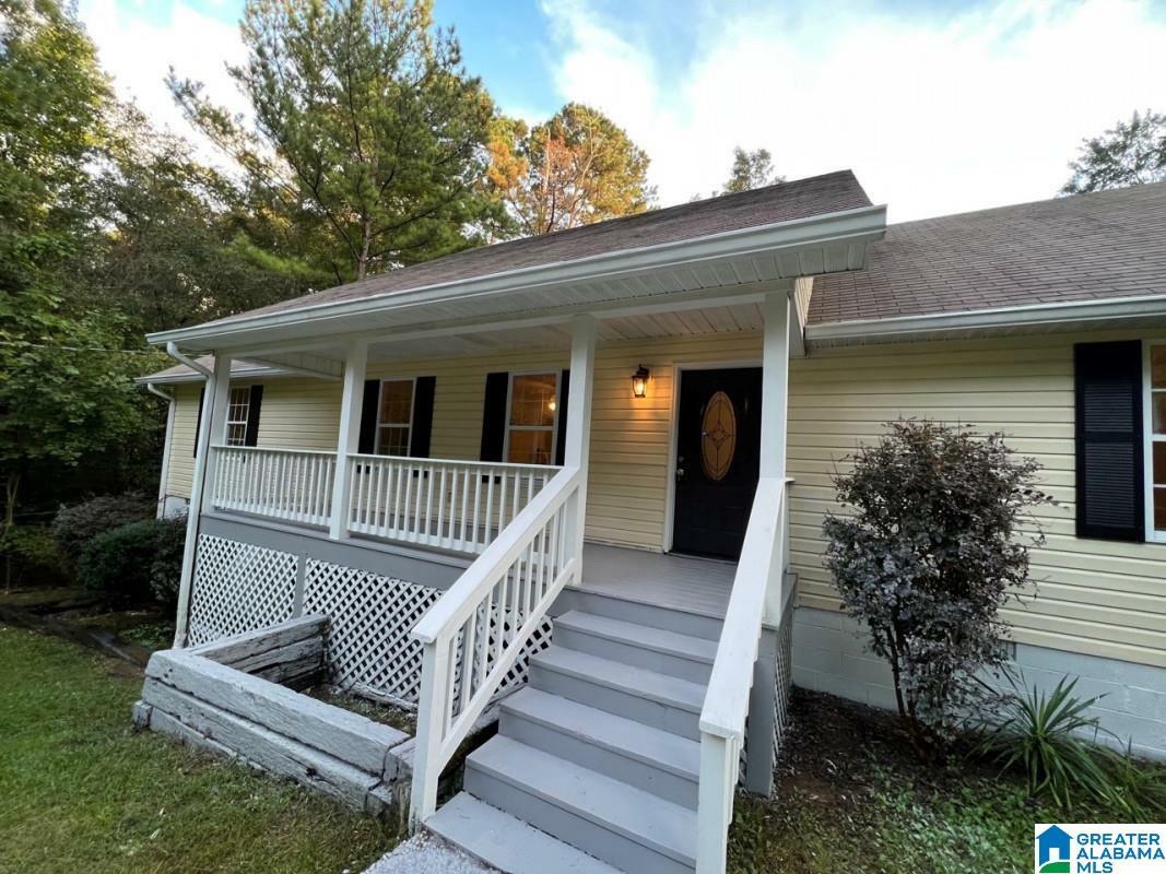 Property Photo:  295 Stratford Road  AL 35160 