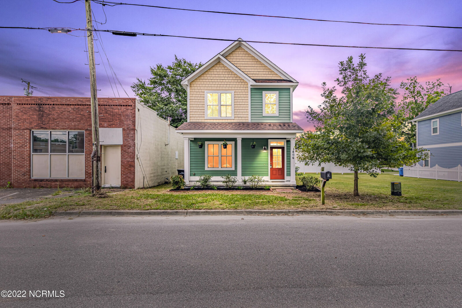 Property Photo:  406 Mill Avenue  NC 28540 