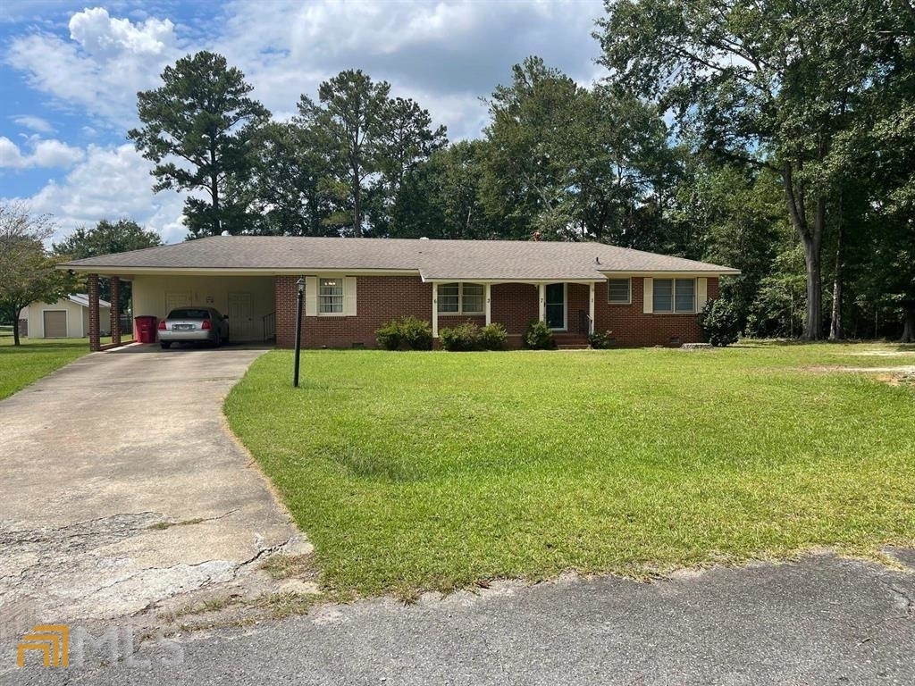 Property Photo: 6371 Whitepine Drive GA 31216
