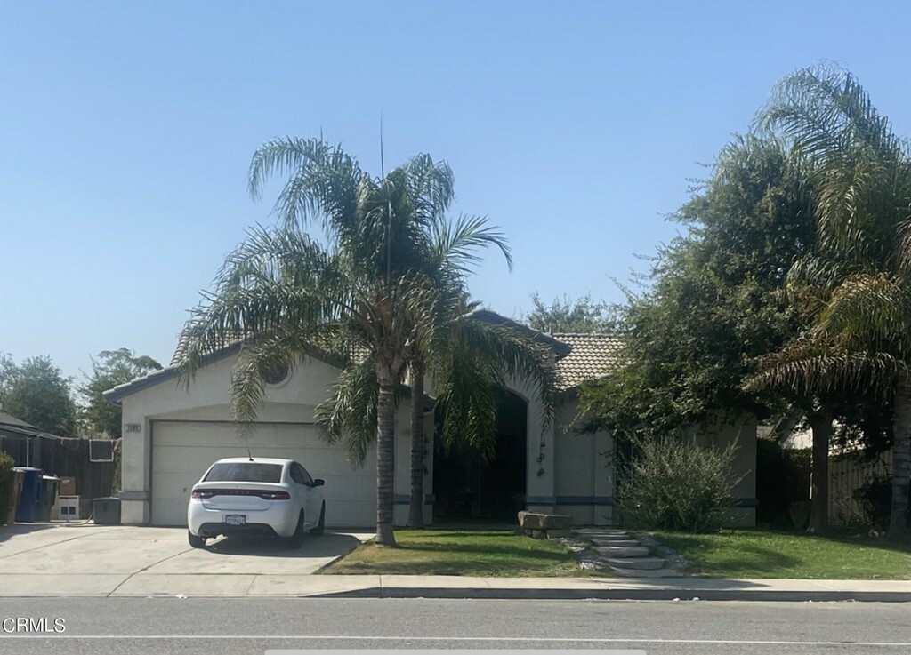 Property Photo:  1205 Berkshire Road  CA 93307 