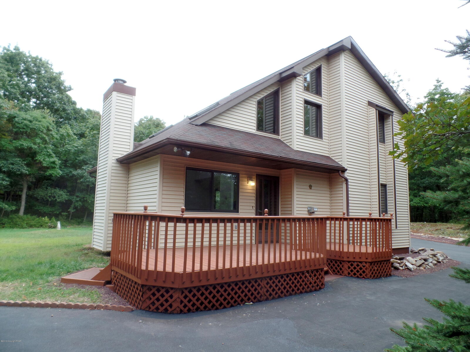 Property Photo: 116 Yellow Birch Lane PA 18334
