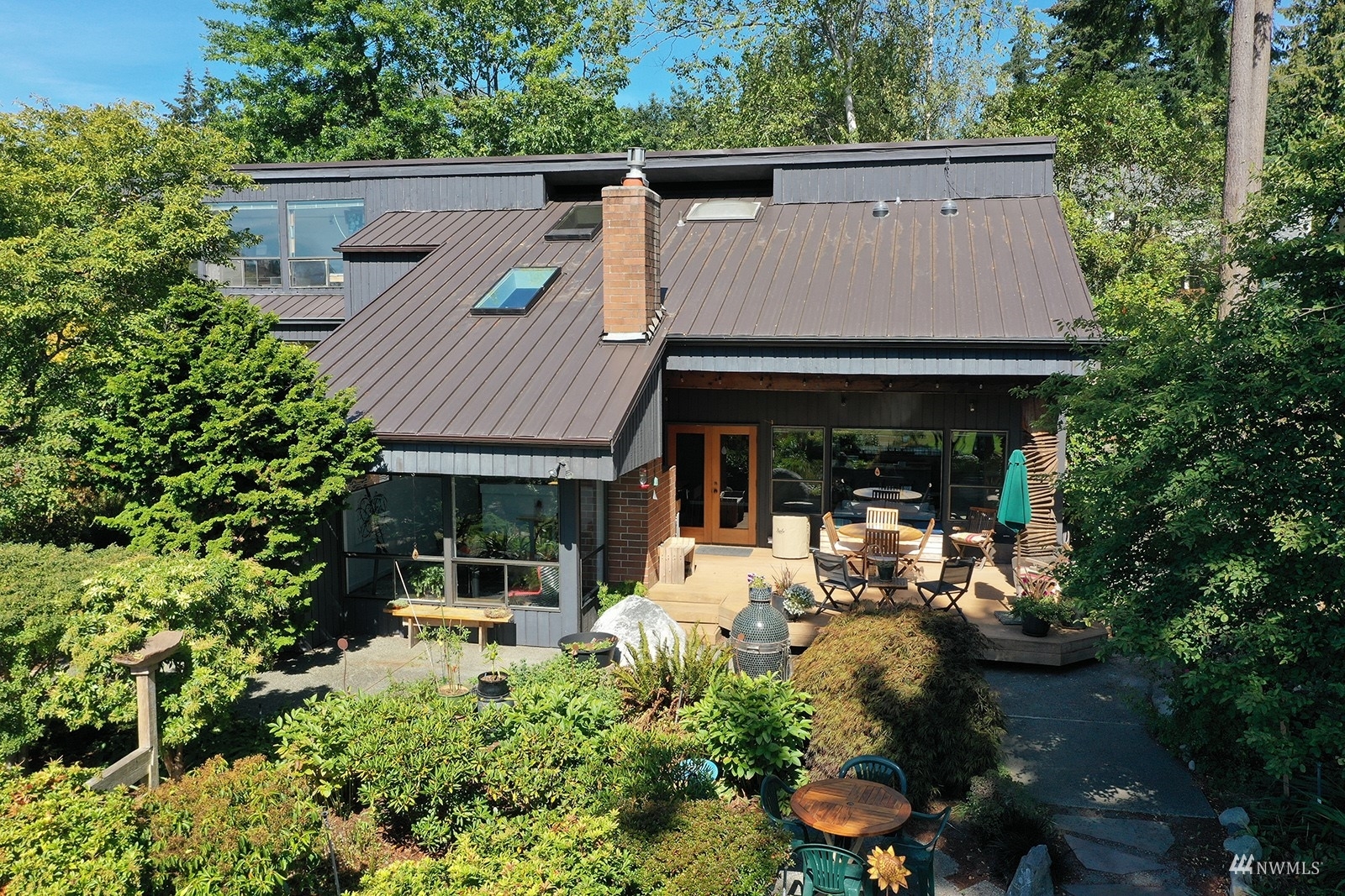 Property Photo:  2522 Hillis Drive  WA 98260 