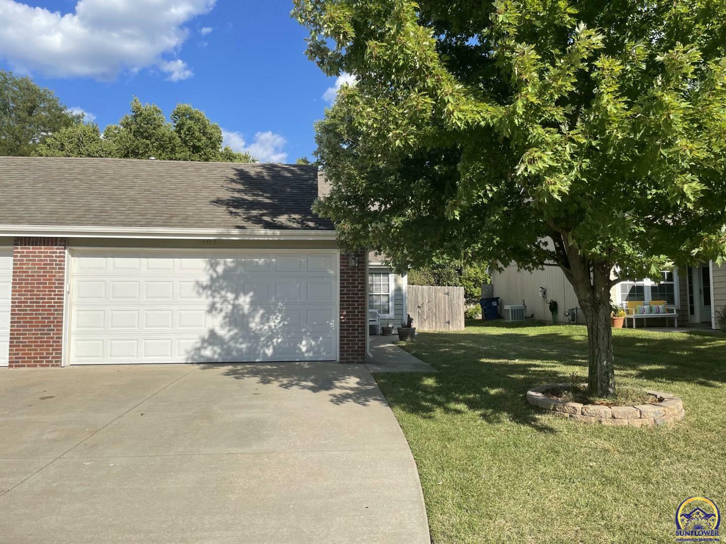 Property Photo:  506 N John Doy Ct.  KS 66049 