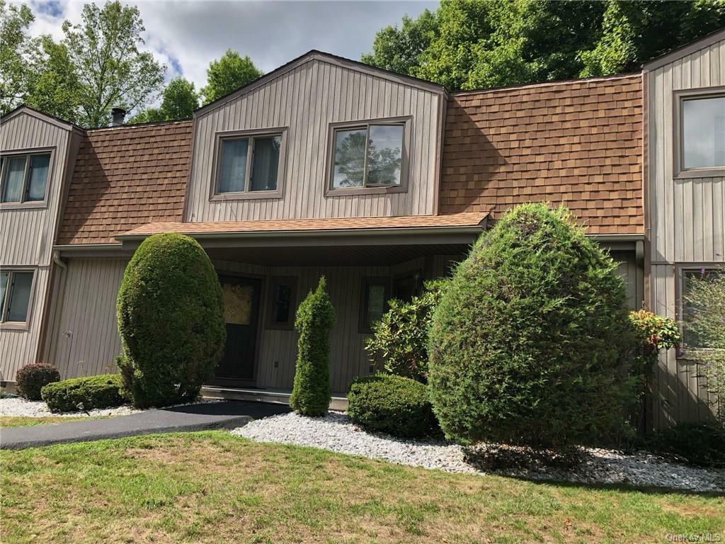Property Photo:  14 High Meadow Trail  NY 10566 